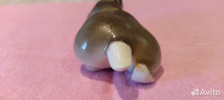 Статуэтка. Крадущийся барсук. лфз