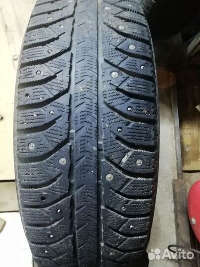 Bridgestone Ice Cruiser 7000 235/70 R16 106T