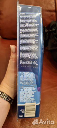 Электрическая зубная щетка oral b новая
