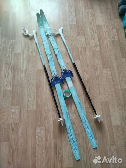 Лыжи беговые с ботинками 32 или 35 размера