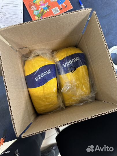 Волейбольные мячи v200w 3 шт