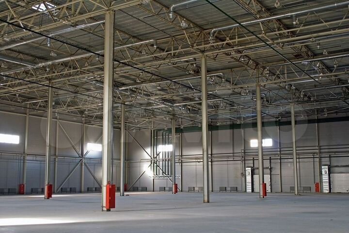 Склад класса А площадью 1300 м2. Доки. Офис