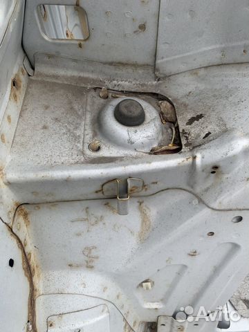 Hyundai elantra xd задний правый стакан