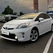 Toyota Prius 1.8 CVT, 2015, 240 000 км, с пробегом, цена 1 520 000 руб.