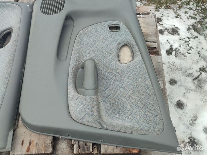 Suzuki baleno обшивка дверей