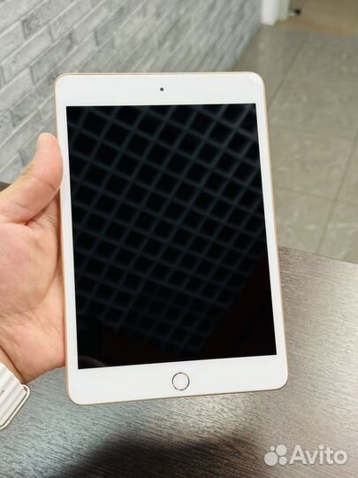 Отличный iPad Mini 5 64gb Gold WiFi