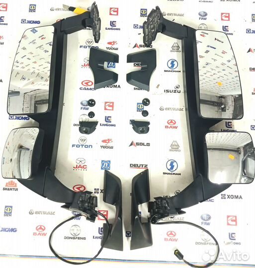 Зеркало (стойка в сборе) shacman X6000 левое/право