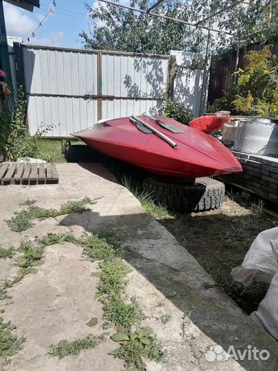Лодка пластиковая, спортивная с мотором меркури 25