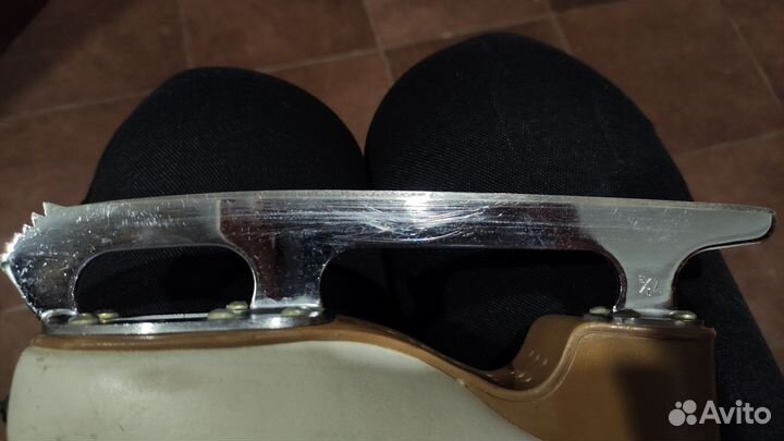 Фигурные коньки edea 200