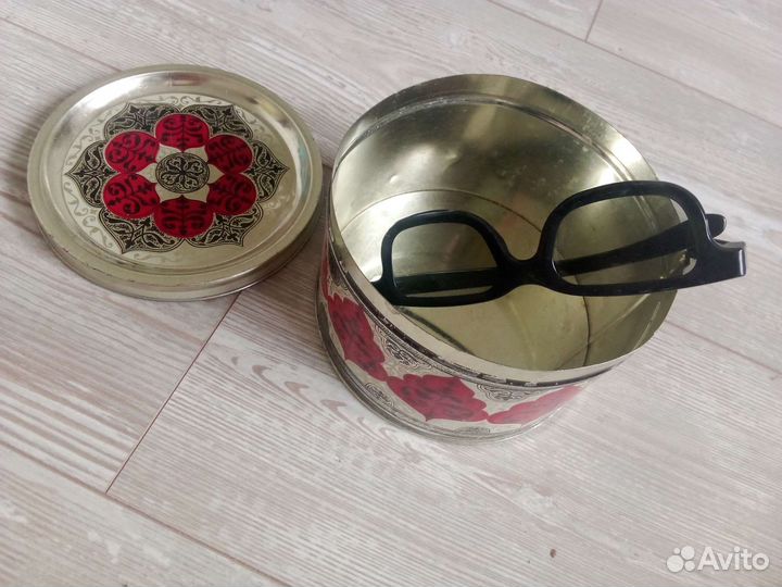 Винтажная жестяная коробка 70-е 20 века