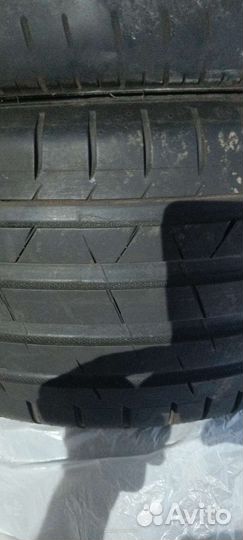 Nokian Tyres Hakka Black 2 245/40 R19 и 245/45 R19 20S