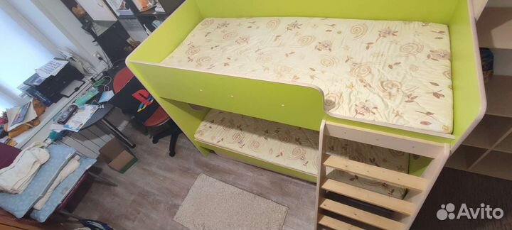 Двухъярусная кровать 