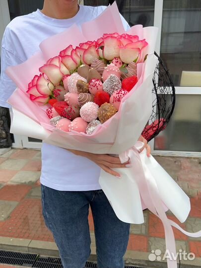 Букет и клубника в шоколаде съедобные букеты