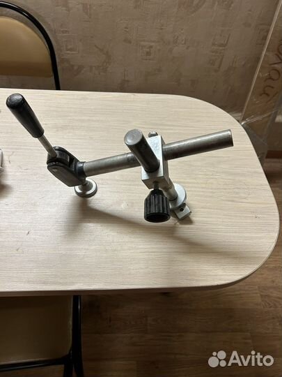 Эксцентриковый прижим для форматного станка