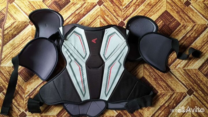 Нагрудник хоккейный sr l