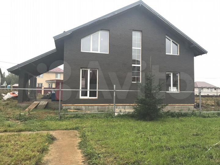 Дом 180 м² на участке 8 сот.