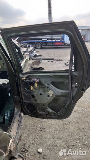Дверь задняя правая Renault Duster 4x4