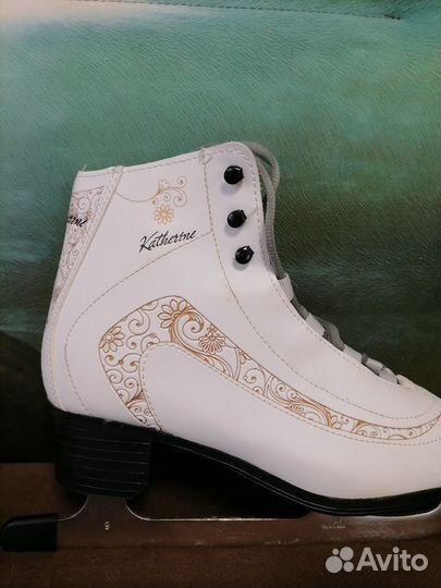 Продаются коньки