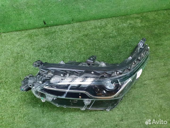Фара левая Toyota Fortuner 2 (2020-н.в.) LED