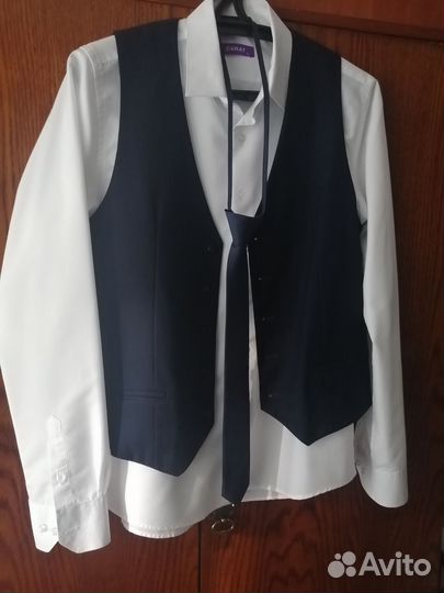 Рубашка и жилетка школьные