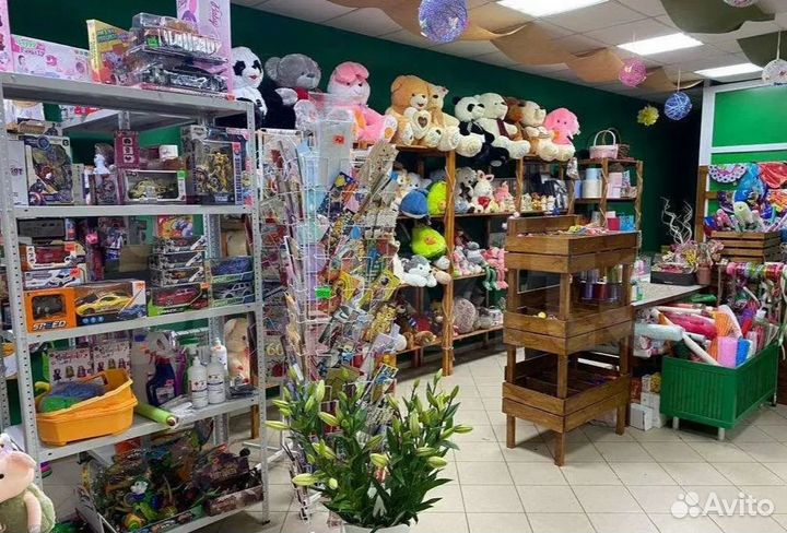 Магазин цветов и подарков в развитом районе