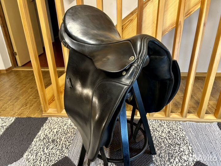 Выездковое седло 17 Sommer