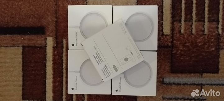 Магнитная зарядка MagSafe