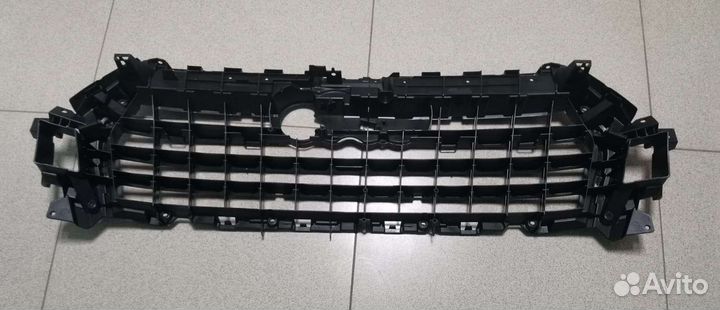 Audi Q7 4M кронштейн каркас решетки радиатора бамп