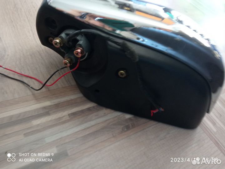 Боковое зеркало