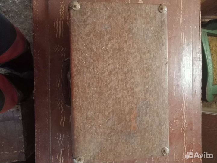 Чемодан старинный