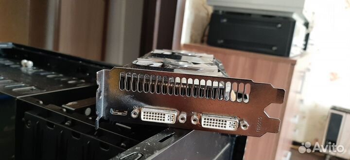 Видеокарта GTX-460