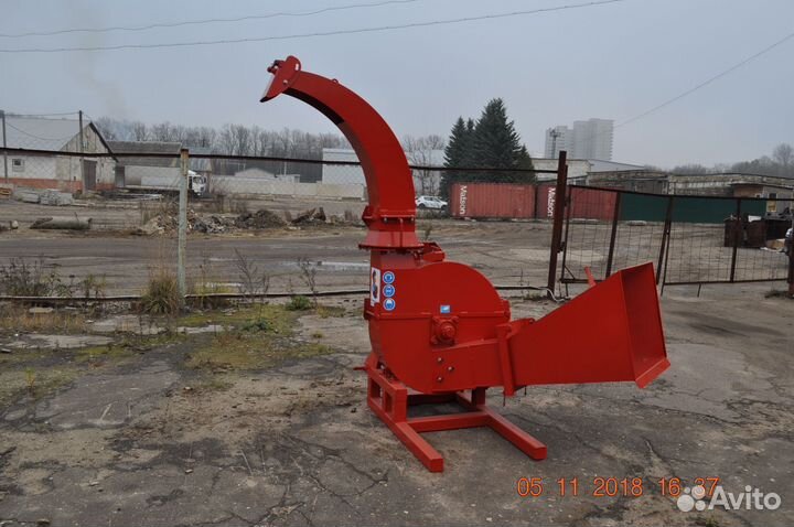 Измельчитель веток дерева С52ивн260