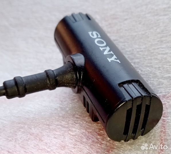 Микрофон петличный Sony ECM-LV1