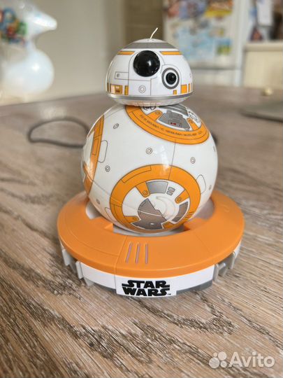Робот BB-8 из Star Wars