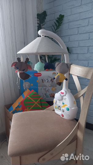 Мобиль на кроватку с проектором tiny love