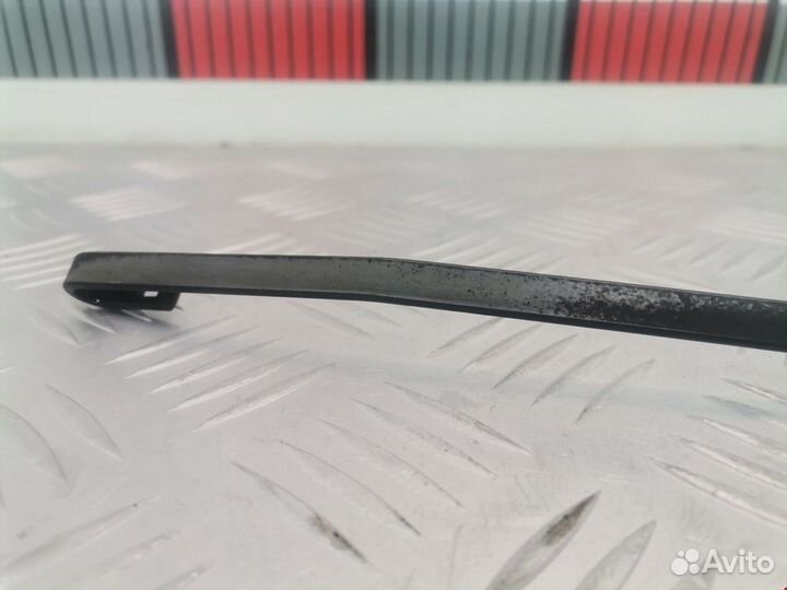 Щеткодержатель (поводок стеклоочистителя, дворник)