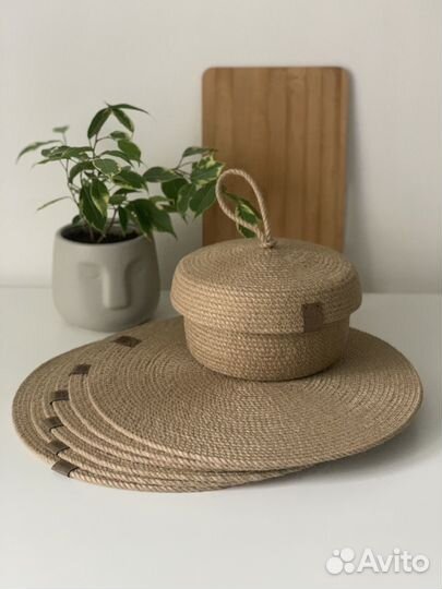 Джутовые салфетки и корзина с крышкой