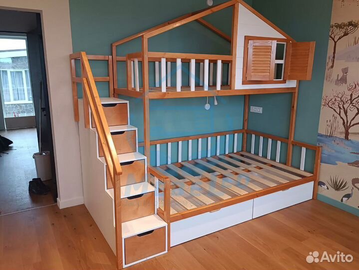 Двухъярусная кровать