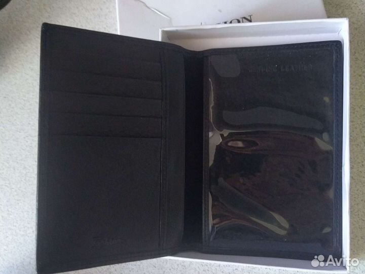 Обложка на паспорт со стразами женская