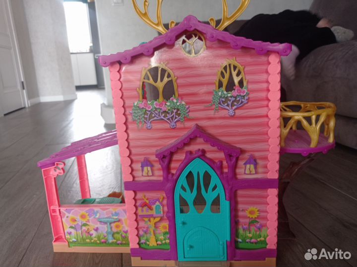 Кукольный домик с мебелью