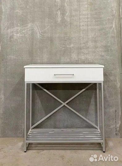 Консоль дизайнерская в современном стиле