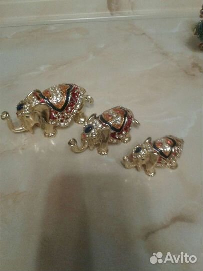 Шкатулки мет со стразами