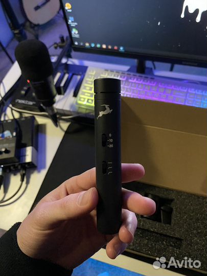 Студийный микрофон