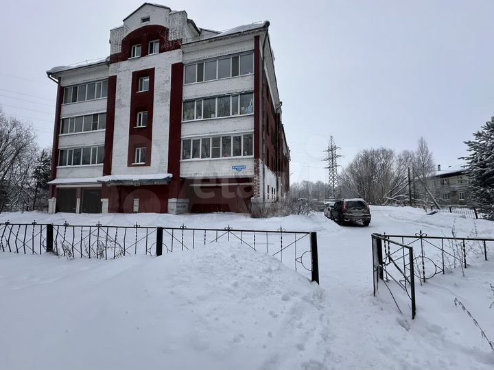 3-к. квартира, 118,8 м², 2/4 эт.