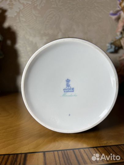 Фарфоровые вазы