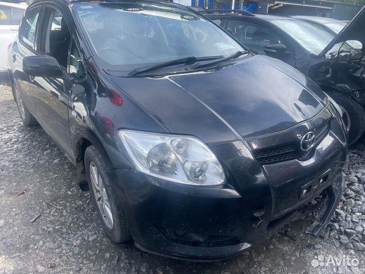 Фара галогенная правая передняя toyota auris E150