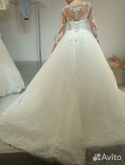 Свадебное платье