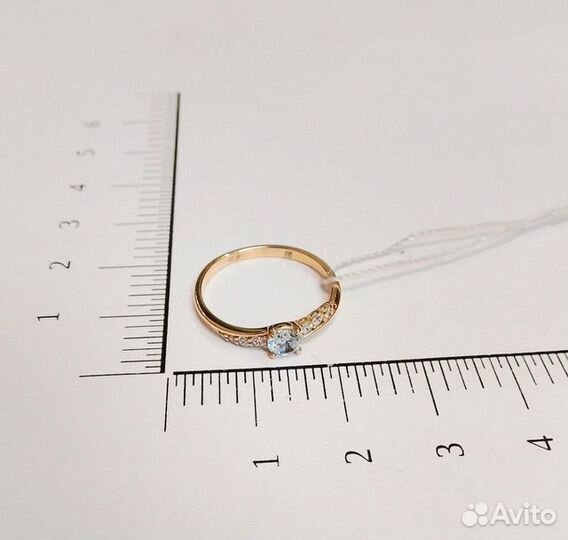 Золотое кольцо с камнем 16р