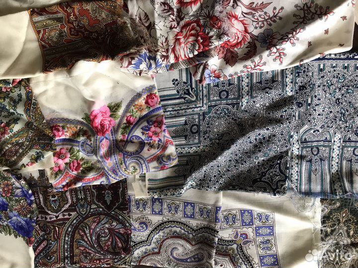 На доставке Отрезы павловопосадских платков