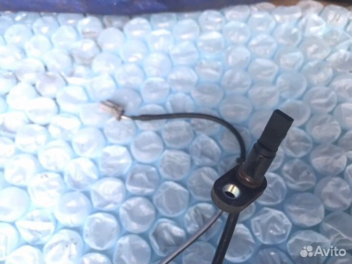 Датчик abs задний Subaru Tribeca B9 3.6 L EZ36 H6